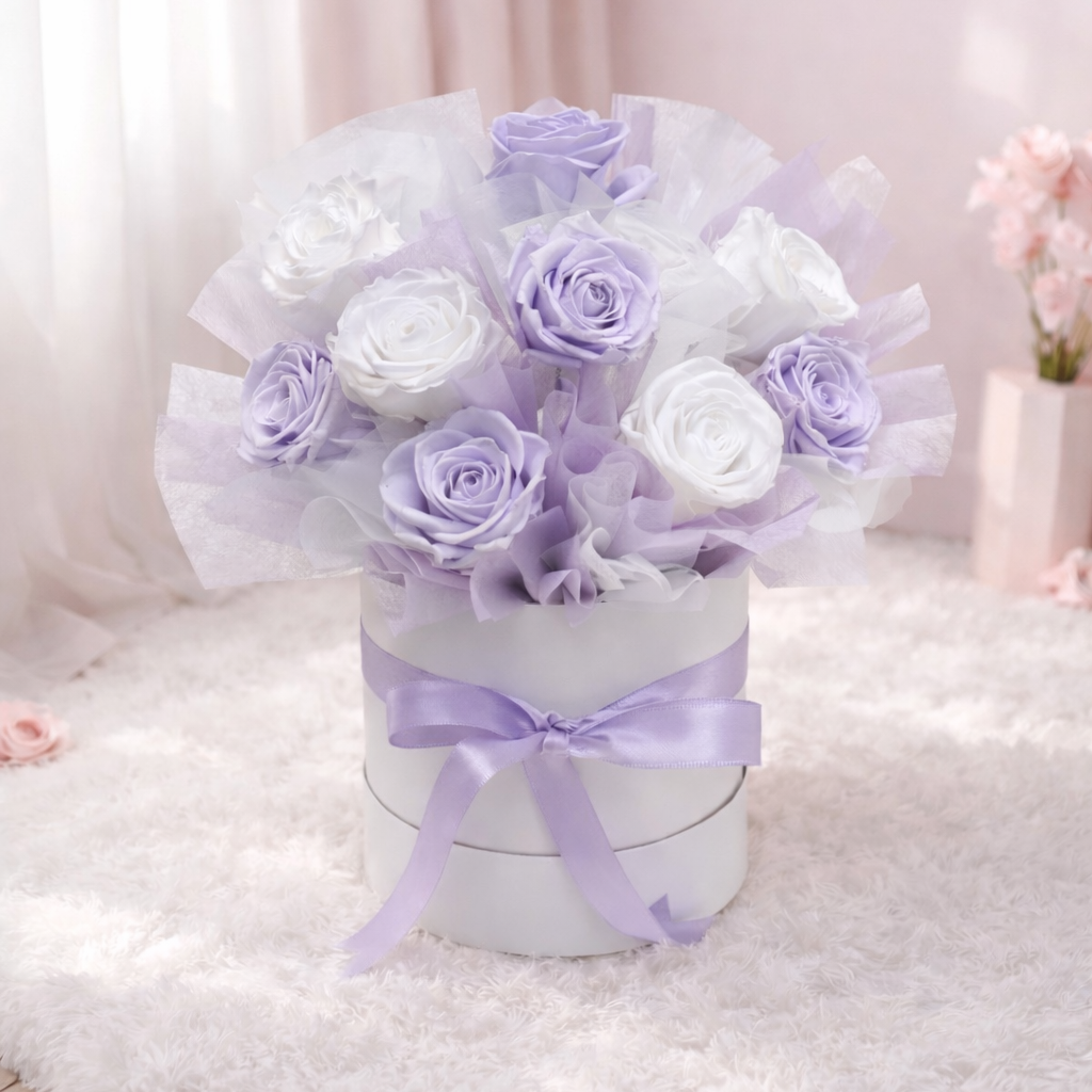 Laura Preserved Roses Bloombox