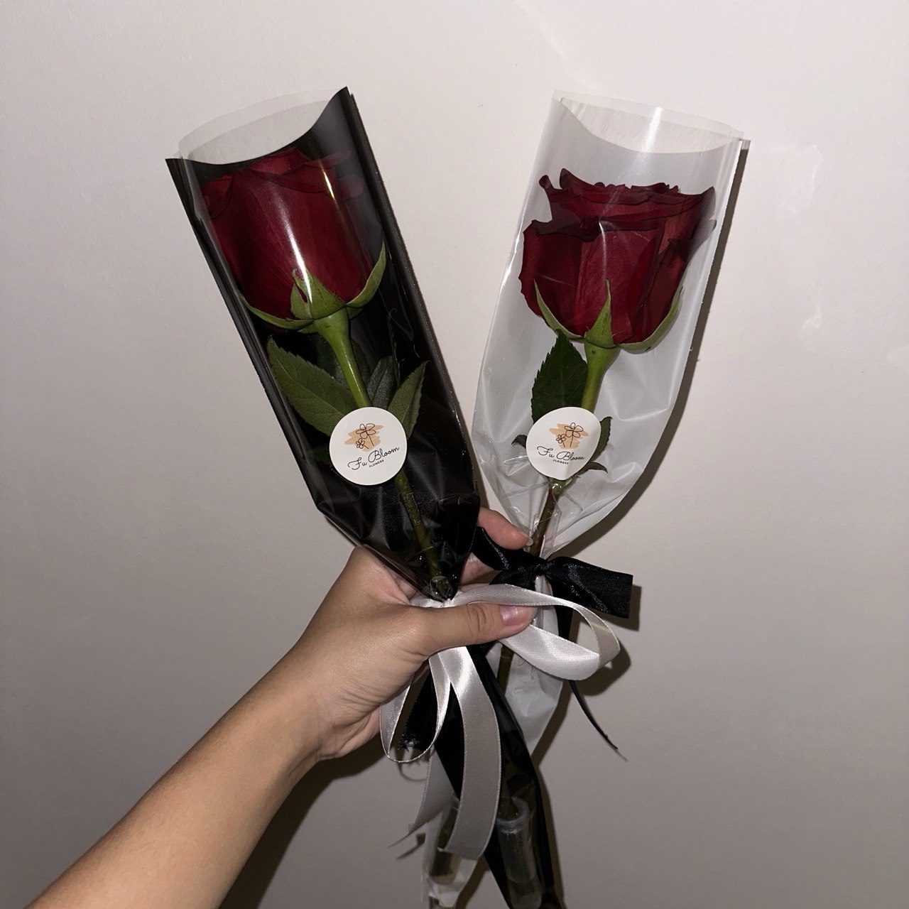 Single Stalk Premium Ecuador Roses (min. 10 Stalks) β Fu Bloom Flowers