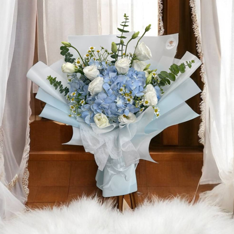 [GRAD] Hydrangea Eustoma Daisy Bouquet